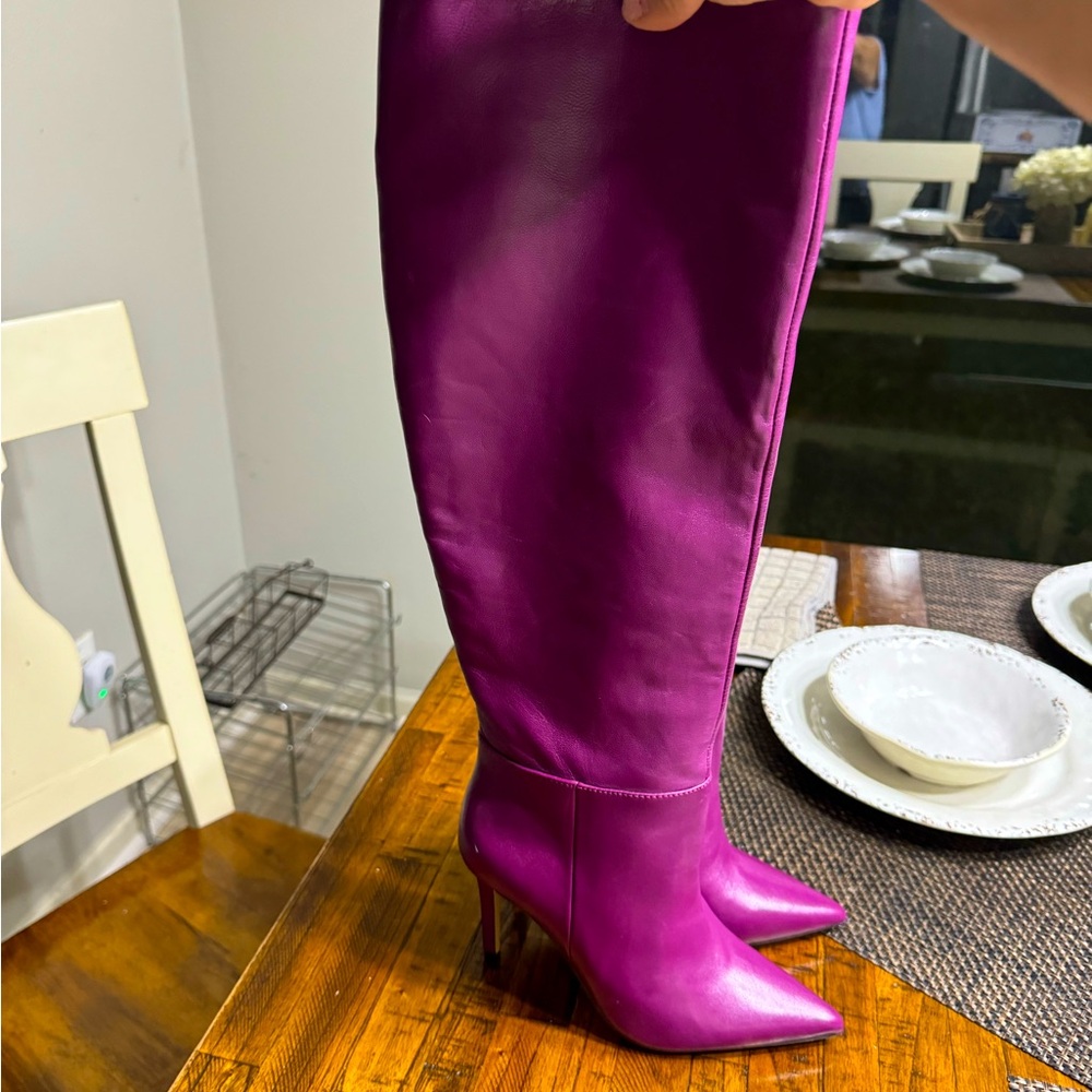 Fall ready NWOB Vince Camuto Kashleigh boot size 5 color is stunning